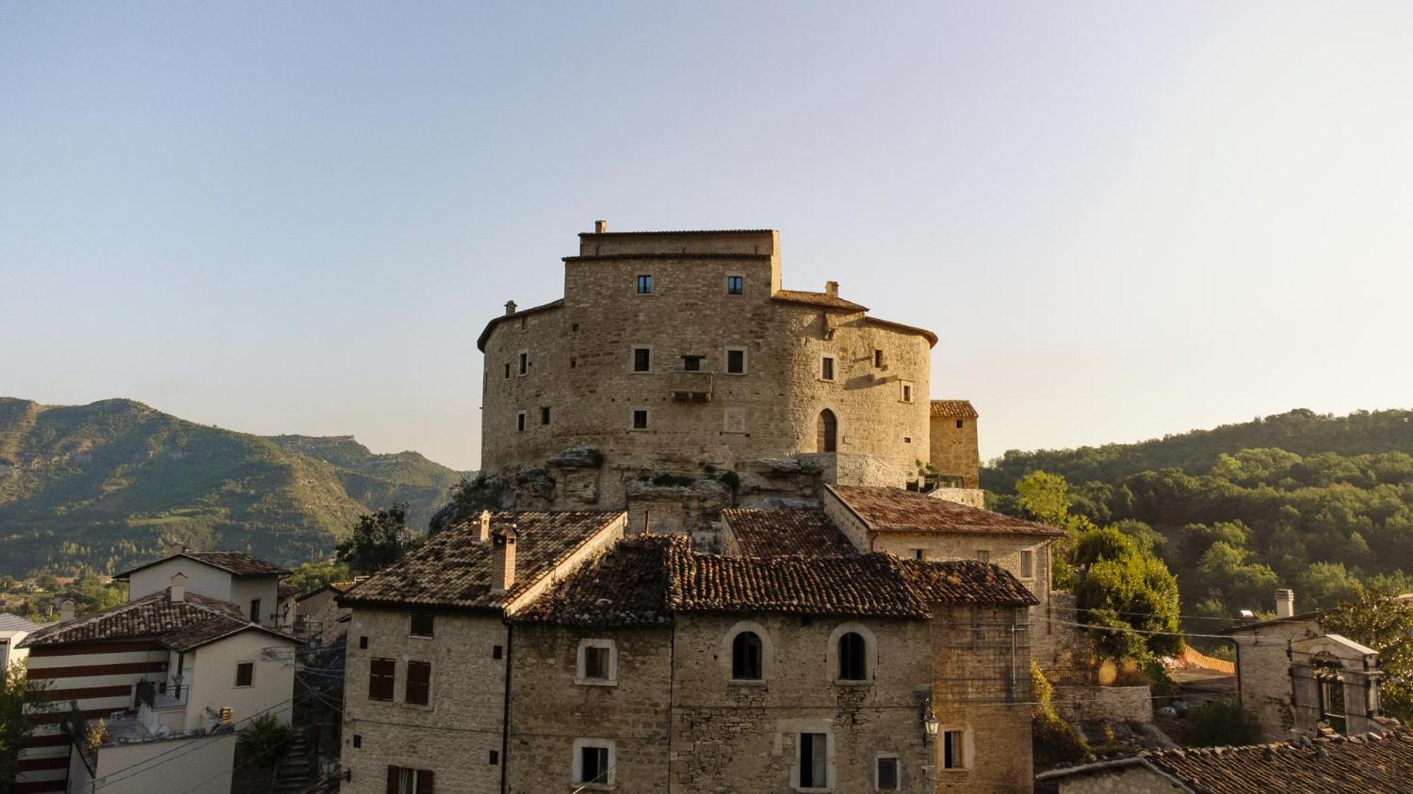 阿夸桑塔泰尔梅 Castel Di Luco酒店 外观 照片
